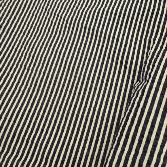 Ann Taylor Striped Seersucker Devin Bermuda Walking Shorts Size 12 - Picture 3 of 9